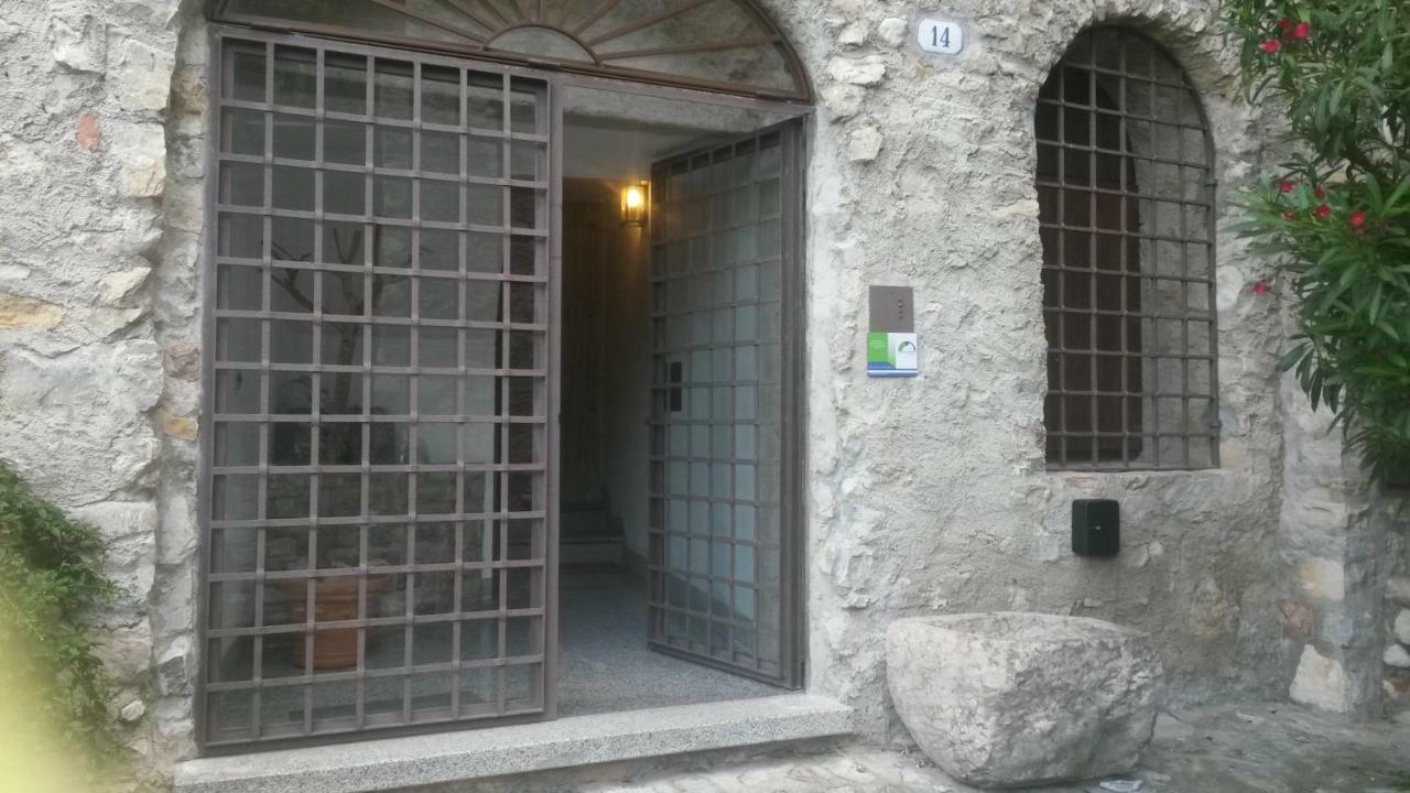 Appartamenti Frapporta Tenno Bagian luar foto