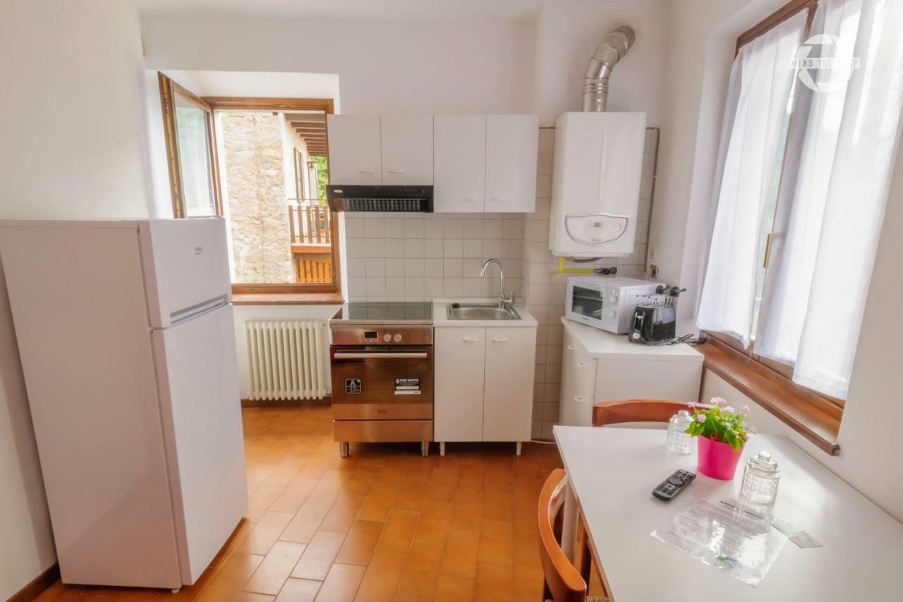 Appartamenti Frapporta Tenno Bagian luar foto